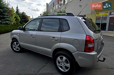 Позашляховик / Кросовер Hyundai Tucson 2006 в 