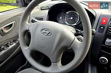 Позашляховик / Кросовер Hyundai Tucson 2006 в 