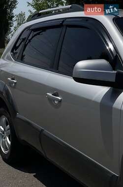 Внедорожник / Кроссовер Hyundai Tucson 2006 в 