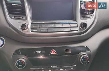 Внедорожник / Кроссовер Hyundai Tucson 2017 в 
