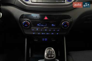 Внедорожник / Кроссовер Hyundai Tucson 2016 в 