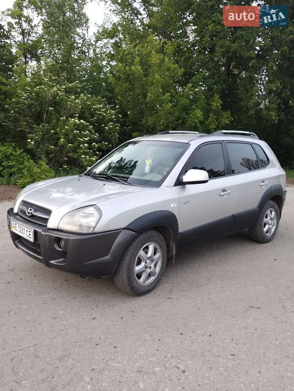 Внедорожник / Кроссовер Hyundai Tucson 2005 в 