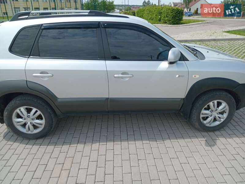 Внедорожник / Кроссовер Hyundai Tucson 2011 в Бучаче фото 3 Внедорожник / Кроссовер Hyundai Tucson 2011 в Бучаче