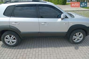 Позашляховик / Кросовер Hyundai Tucson 2011 в 
