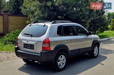 Внедорожник / Кроссовер Hyundai Tucson 2007 в 