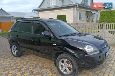 Внедорожник / Кроссовер Hyundai Tucson 2008 в 