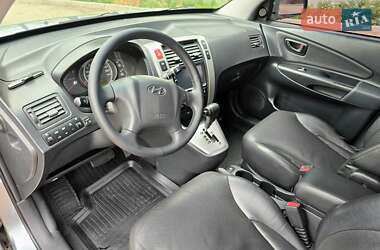 Внедорожник / Кроссовер Hyundai Tucson 2006 в 