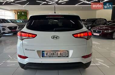 Внедорожник / Кроссовер Hyundai Tucson 2016 в 