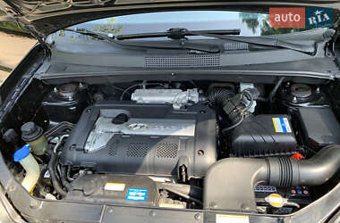 Внедорожник / Кроссовер Hyundai Tucson 2006 в 