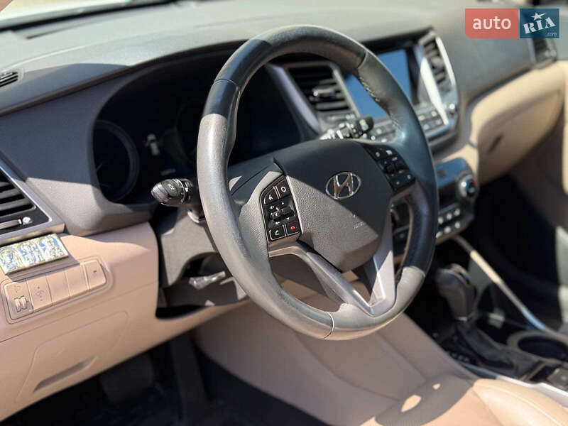 Позашляховик / Кросовер Hyundai Tucson 2016 в Одесі