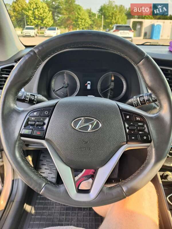 Позашляховик / Кросовер Hyundai Tucson 2016 в Дніпрі