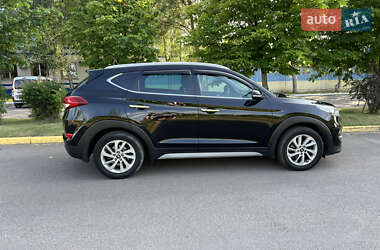 Внедорожник / Кроссовер Hyundai Tucson 2017 в 