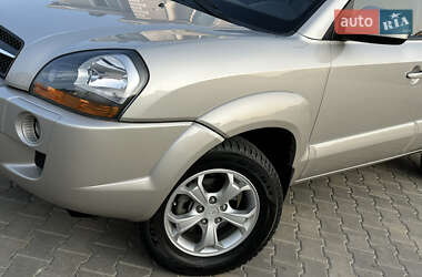 Внедорожник / Кроссовер Hyundai Tucson 2008 в 