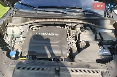 Внедорожник / Кроссовер Hyundai Tucson 2015 в 