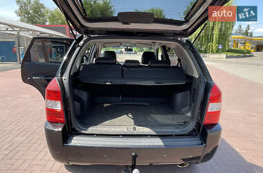 Внедорожник / Кроссовер Hyundai Tucson 2006 в 