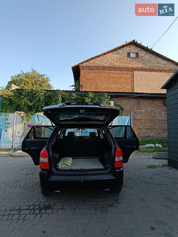 Позашляховик / Кросовер Hyundai Tucson 2006 в Умані