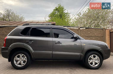 Внедорожник / Кроссовер Hyundai Tucson 2009 в 