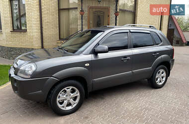 Внедорожник / Кроссовер Hyundai Tucson 2009 в 