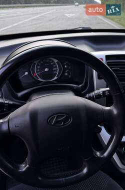 Внедорожник / Кроссовер Hyundai Tucson 2006 в 