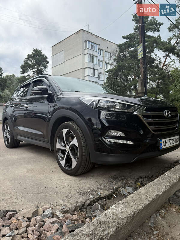 Позашляховик / Кросовер Hyundai Tucson 2016 в Києві