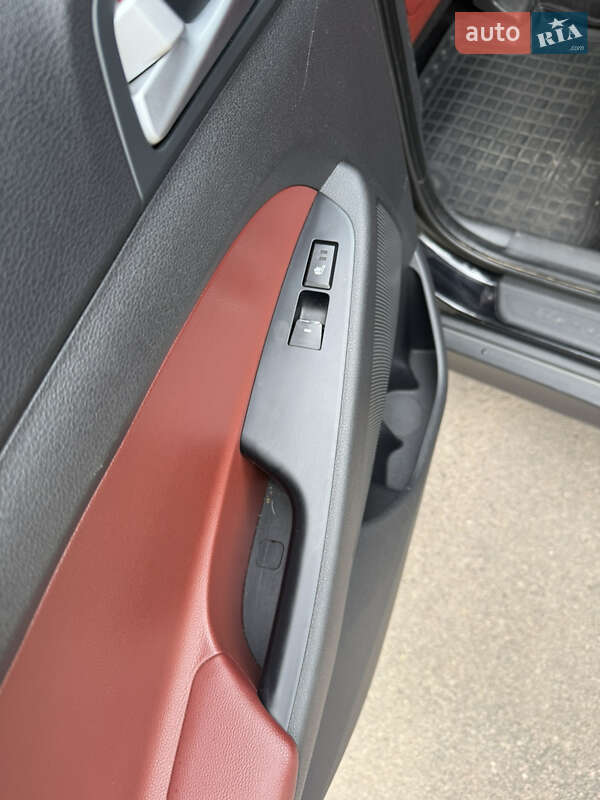 Позашляховик / Кросовер Hyundai Tucson 2016 в Києві