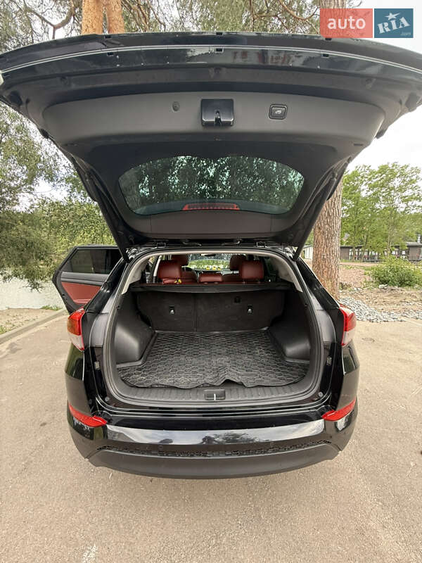 Позашляховик / Кросовер Hyundai Tucson 2016 в Києві