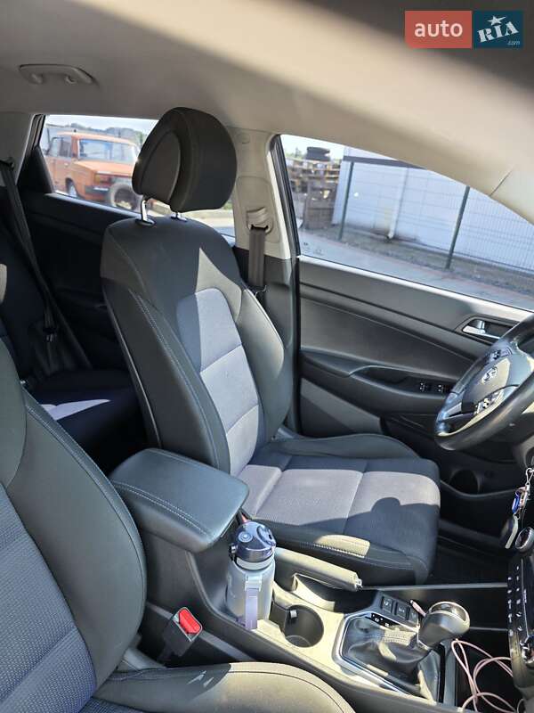 Позашляховик / Кросовер Hyundai Tucson 2016 в Софіївській Борщагівці