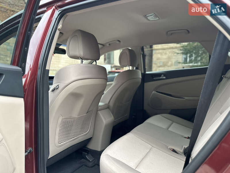 Позашляховик / Кросовер Hyundai Tucson 2016 в Тернополі