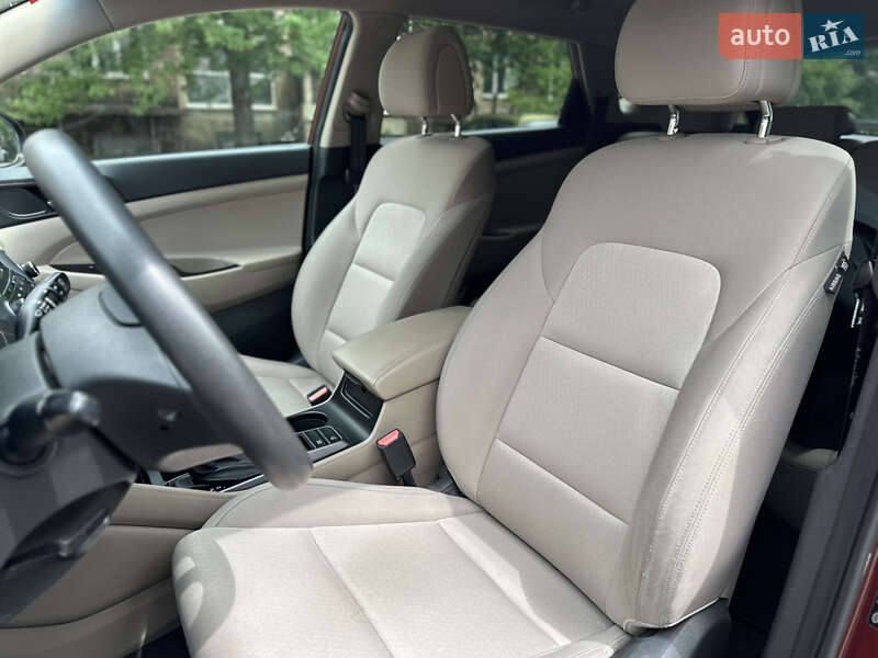 Позашляховик / Кросовер Hyundai Tucson 2016 в Тернополі