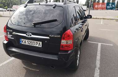 Внедорожник / Кроссовер Hyundai Tucson 2006 в 