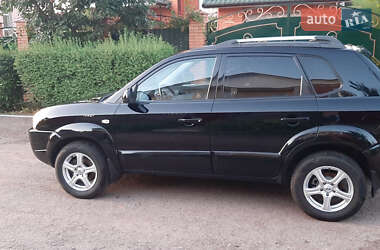 Внедорожник / Кроссовер Hyundai Tucson 2009 в 