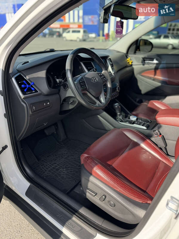 Внедорожник / Кроссовер Hyundai Tucson 2017 в Каменец-Подольском