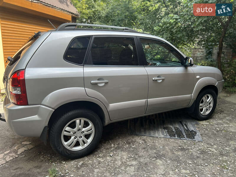 Позашляховик / Кросовер Hyundai Tucson 2009 в Дніпрі