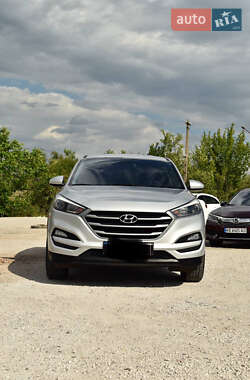 Внедорожник / Кроссовер Hyundai Tucson 2017 в 