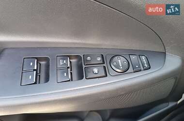 Внедорожник / Кроссовер Hyundai Tucson 2015 в 