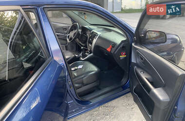 Внедорожник / Кроссовер Hyundai Tucson 2006 в 