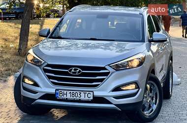 Внедорожник / Кроссовер Hyundai Tucson 2016 в 