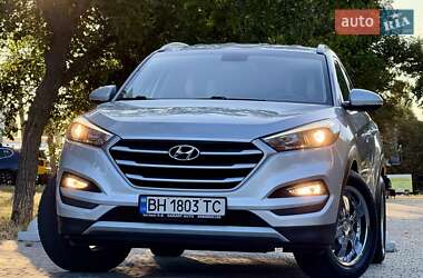 Внедорожник / Кроссовер Hyundai Tucson 2016 в 