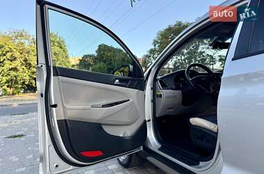 Внедорожник / Кроссовер Hyundai Tucson 2016 в 
