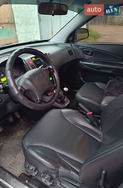 Внедорожник / Кроссовер Hyundai Tucson 2006 в 