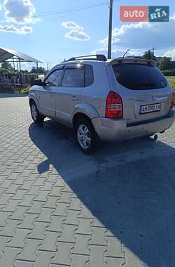 Внедорожник / Кроссовер Hyundai Tucson 2006 в 