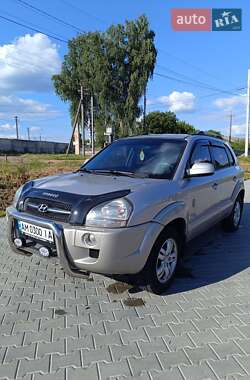 Внедорожник / Кроссовер Hyundai Tucson 2006 в 