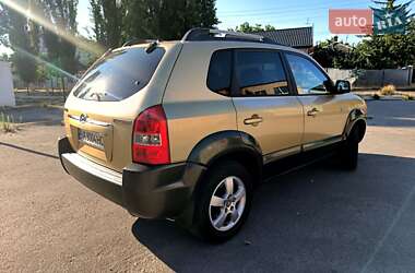 Внедорожник / Кроссовер Hyundai Tucson 2004 в 