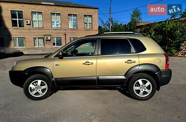 Внедорожник / Кроссовер Hyundai Tucson 2004 в 