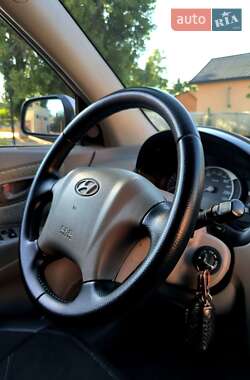 Внедорожник / Кроссовер Hyundai Tucson 2004 в 