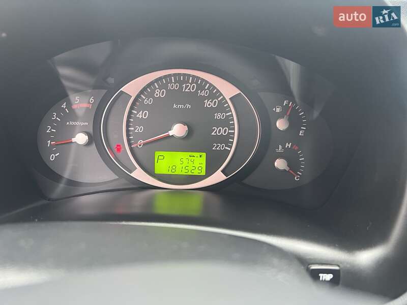 Внедорожник / Кроссовер Hyundai Tucson 2012 в Новых Петровцах