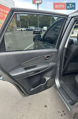 Внедорожник / Кроссовер Hyundai Tucson 2013 в 