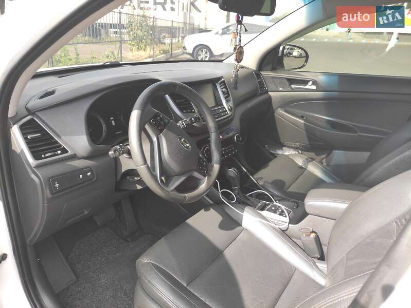 Позашляховик / Кросовер Hyundai Tucson 2016 в Одесі