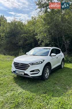 Позашляховик / Кросовер Hyundai Tucson 2016 в Сваляві