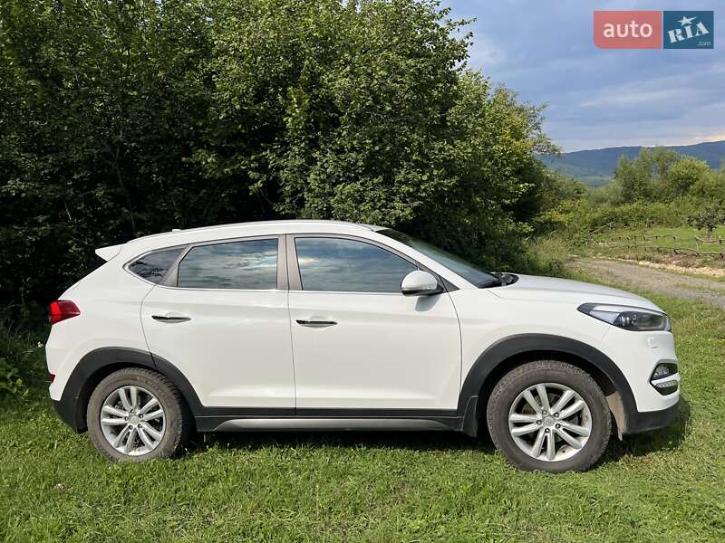 Внедорожник / Кроссовер Hyundai Tucson 2016 в Сваляве фото 4 Внедорожник / Кроссовер Hyundai Tucson 2016 в Сваляве